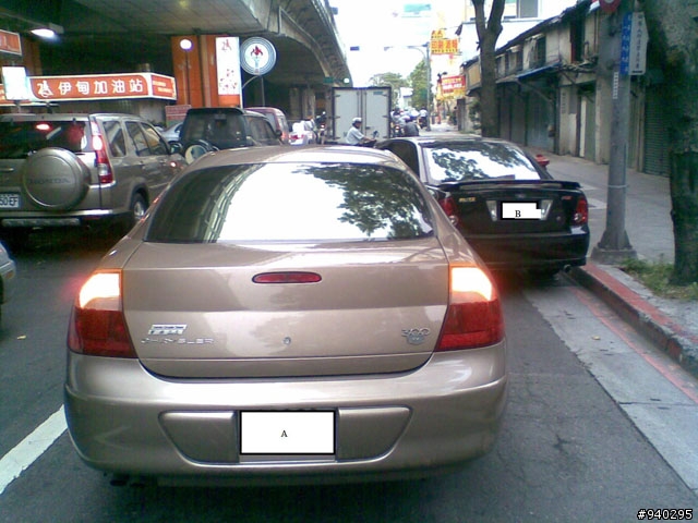 車禍擦撞的問題..