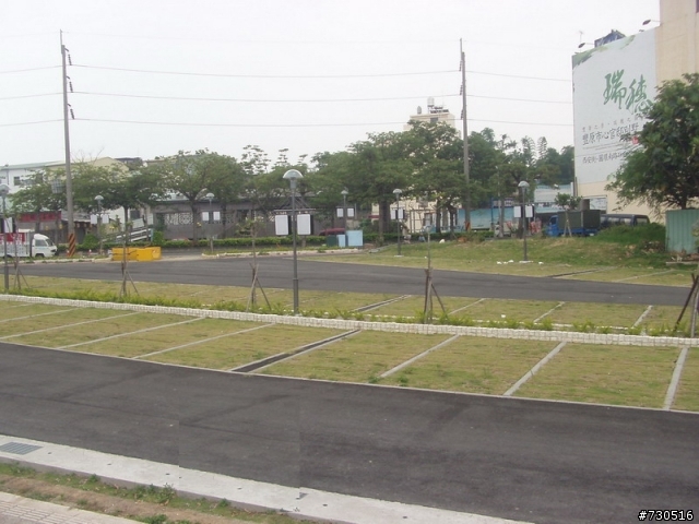 有圖喔~豐原市~很像賽車場的公園~可以壓車耶
