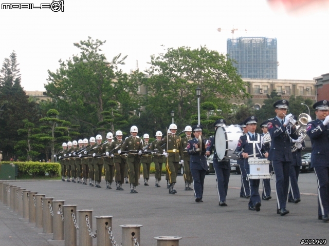 總統府前的降旗儀式-憲兵鐵衛隊與空軍樂隊