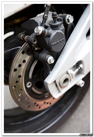 Suzuki GSR600 的這條管子用途？