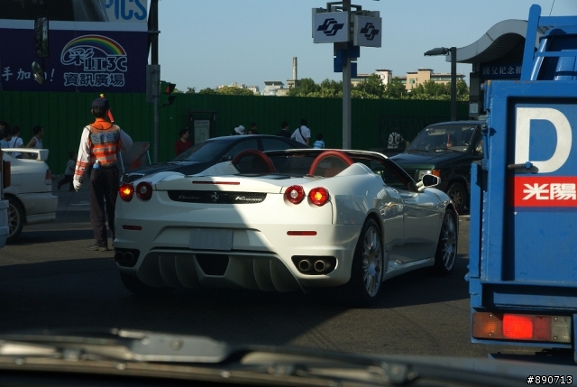 牛馬女神 SLR 逛大街