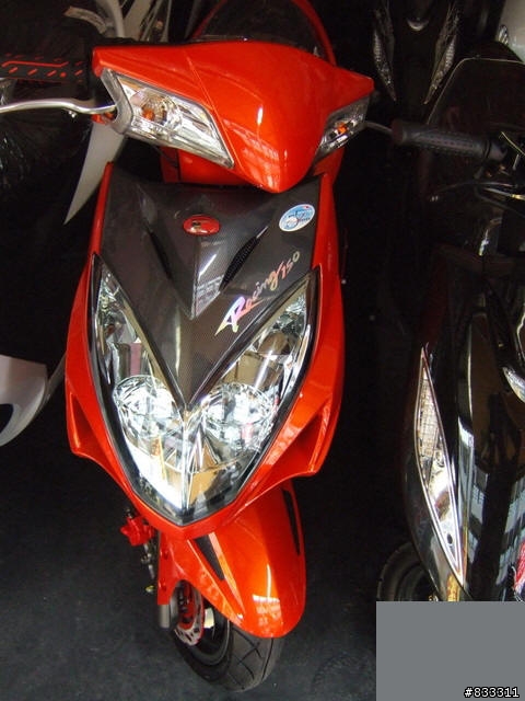 RACING 150FI 我戀橘 已經出場就有飛旋踏板摟
