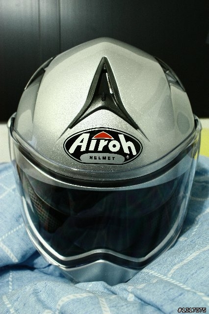 [開箱] (更新心得) 義大利 AIROH MIRO' 可樂帽