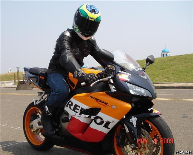 [開箱+實著照]Alpinestars SuperTech R 車靴~更新!