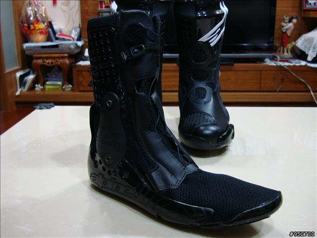[開箱+實著照]Alpinestars SuperTech R 車靴~更新!