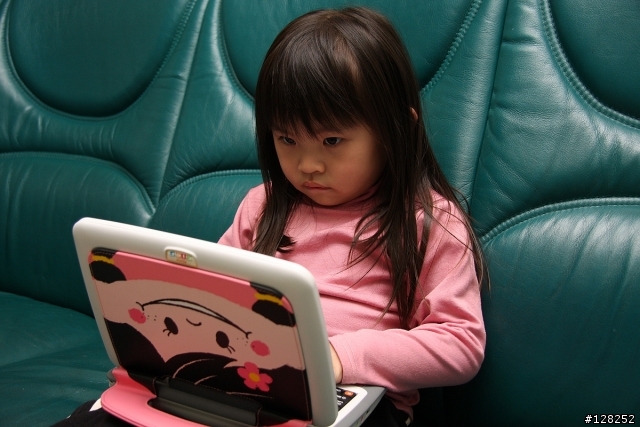 小公主們的第一台電腦 Kuro Kids兒童專用筆記型電腦