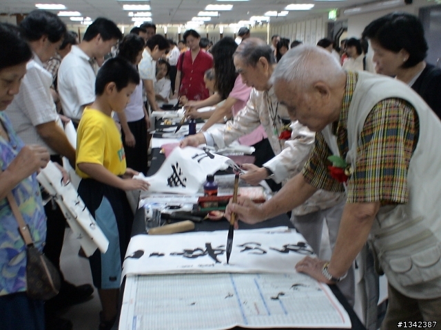 d90搭配鏡頭問題(推薦一下適合鏡頭)