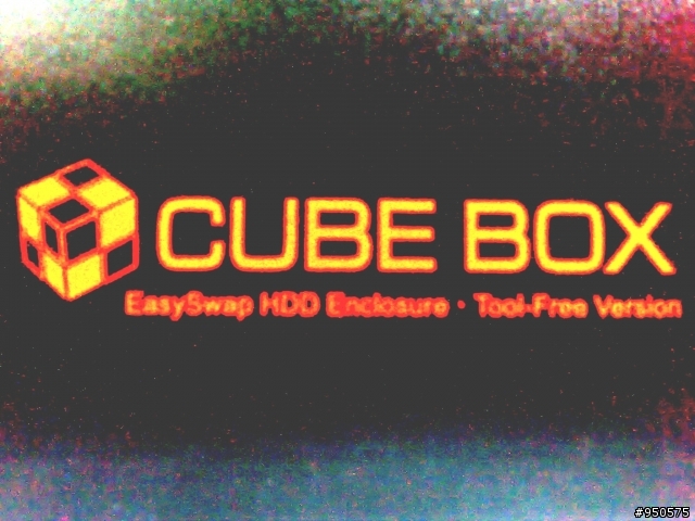 開箱 CuBe BOX 3.5"USB/eSATA硬碟外接盒