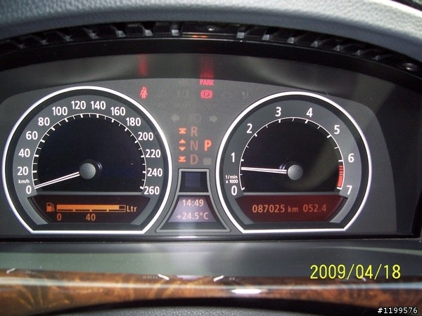 可以幫我估算一下這台老車嗎 BMW 745