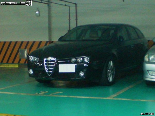 昨日看到的美車 Alfa 159 Sportwagon (手機照)