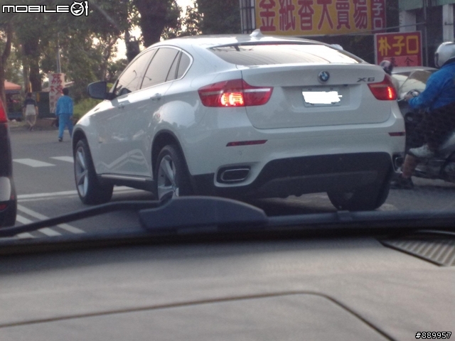 白色的X6好漂亮
