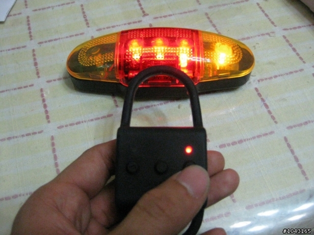 [分享]高安全性~無線多功能腳踏車方向警示燈