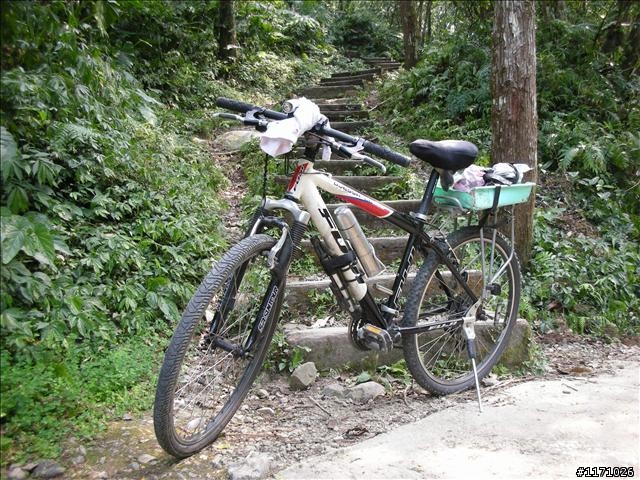 熊空越嶺紅河谷