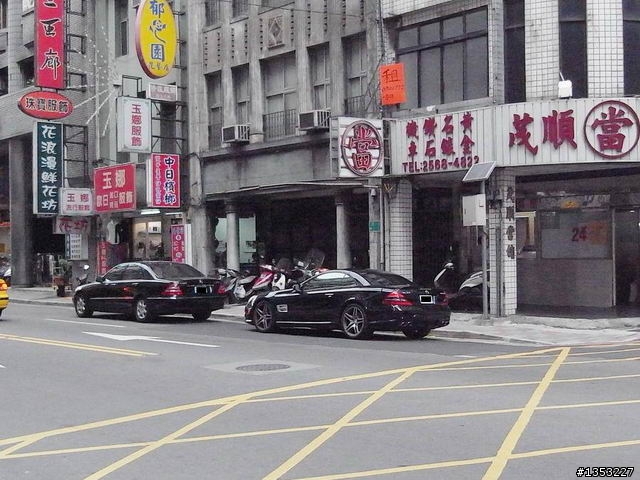 (分享) 巧遇新款SL63 AMG ~ 有圖 ♪