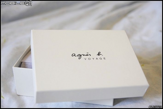 [開箱] agnes b. 紫色中夾