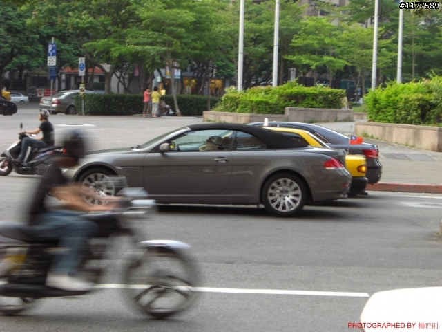 請問是 6 系列 Cabrio 還是 M6 Cabrio