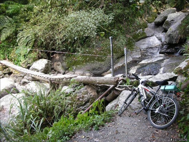 熊空越嶺紅河谷