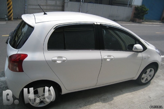 [不專業開箱文] 2009 Yaris 純外貌分享文