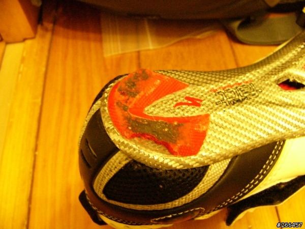 有人修補過卡鞋鞋底防磨塊？