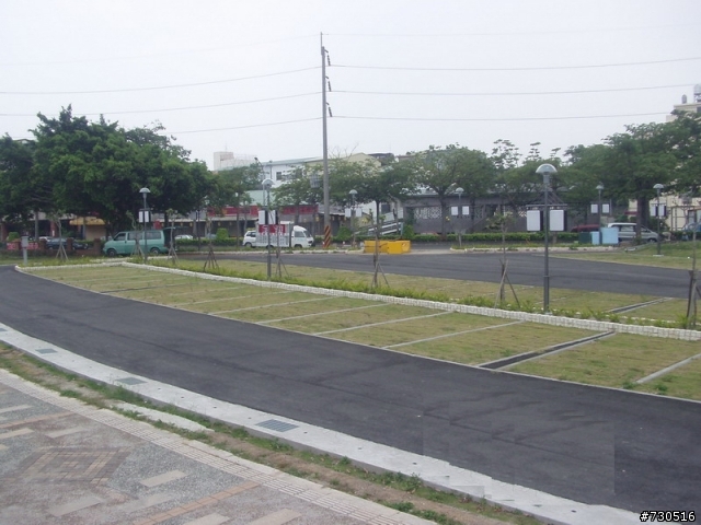 有圖喔~豐原市~很像賽車場的公園~可以壓車耶