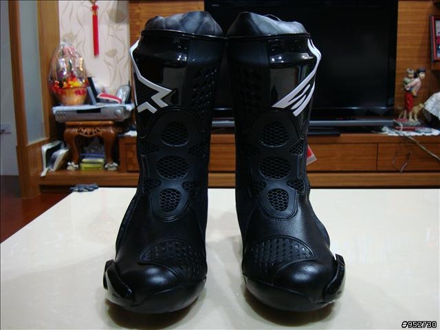 [開箱+實著照]Alpinestars SuperTech R 車靴~更新!