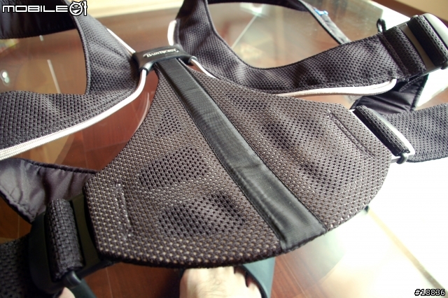 [開箱] BABYBJÖRN Baby Carrier Synergy