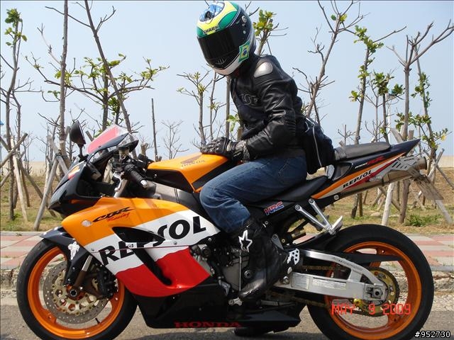 [開箱+實著照]Alpinestars SuperTech R 車靴~更新!