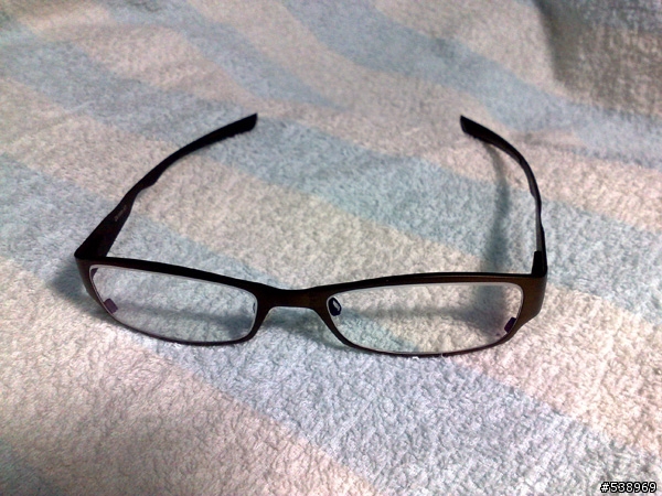 另一隻有型的Oakley DICTATE™ 4.0