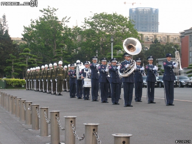 總統府前的降旗儀式-憲兵鐵衛隊與空軍樂隊
