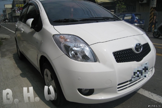 [不專業開箱文] 2009 Yaris 純外貌分享文