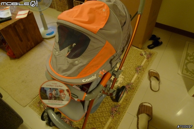 [分享] Combi Urban Walker 開箱