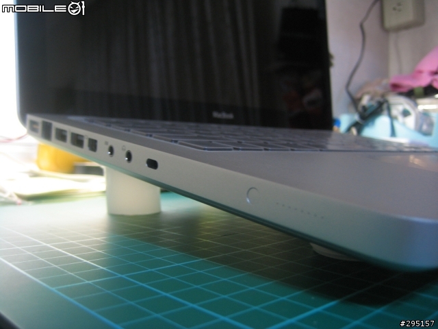 簡單Macbook 腳墊自己做
