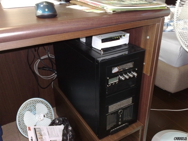 [問題] 書桌下電腦主機排出的熱風處理？