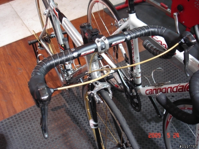 世代交替 頂著先的CINELLI --LITTLE WING 光榮退役 ---太座的CANNONDALE  09年CAAD9