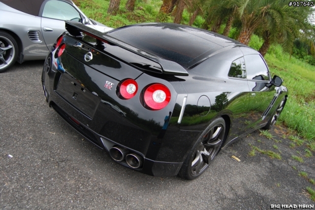 NISSAN GTR R35 !!