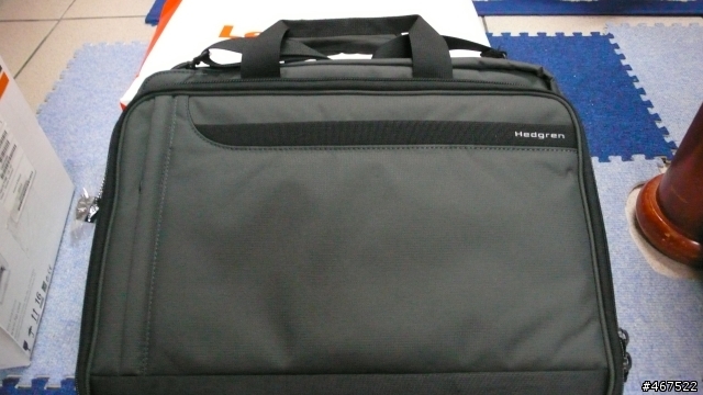 不景氣下的開箱文MacBook Pro17吋