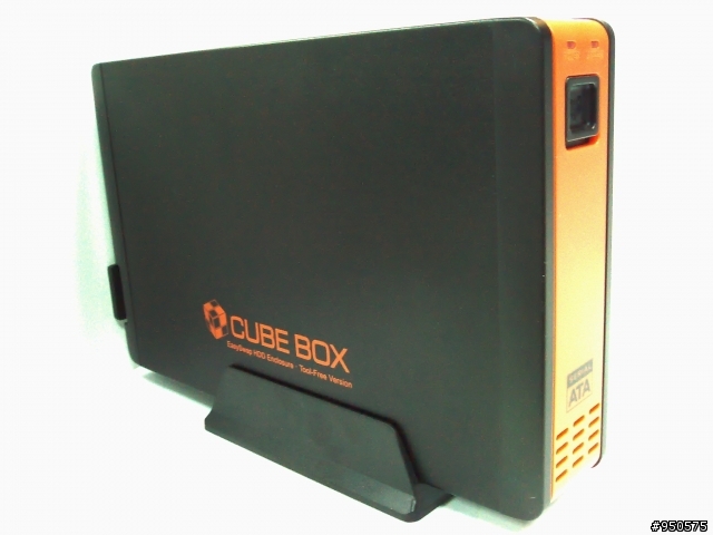 開箱 CuBe BOX 3.5"USB/eSATA硬碟外接盒