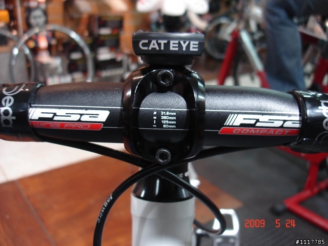 世代交替 頂著先的CINELLI --LITTLE WING 光榮退役 ---太座的CANNONDALE  09年CAAD9
