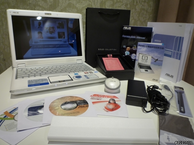 《開箱文》就愛white(ASUS F6VE)