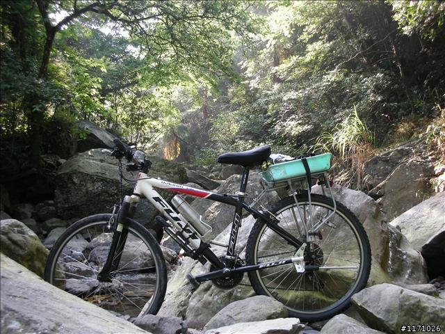 熊空越嶺紅河谷