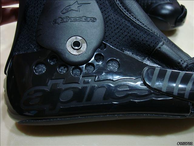[開箱+實著照]Alpinestars SuperTech R 車靴~更新!