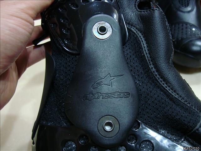 [開箱+實著照]Alpinestars SuperTech R 車靴~更新!