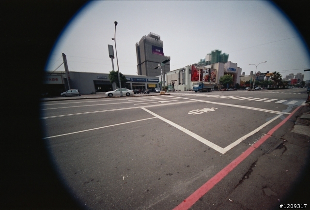 當Canon EOS300接上了11-16