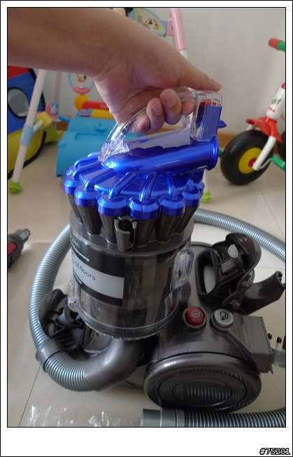 Dyson DC22 all floor 心路歷程加開箱文