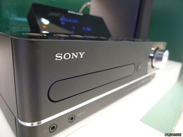 取代你電腦的硬碟音樂撥放區之~SONY E35HD  內建80G硬碟式床頭音響