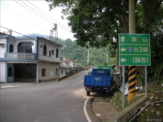 羅馬與內灣之間－－8字賞桐路線
