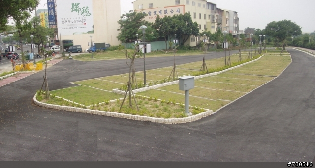 有圖喔~豐原市~很像賽車場的公園~可以壓車耶