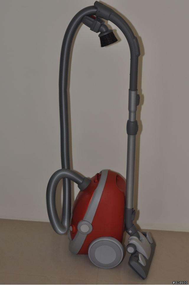 [開箱]Electrolux(伊萊克斯) 吸塵器 Z-3347O/Z3347 全配