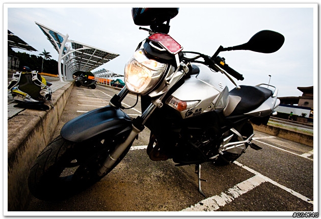 Suzuki GSR600 的這條管子用途？