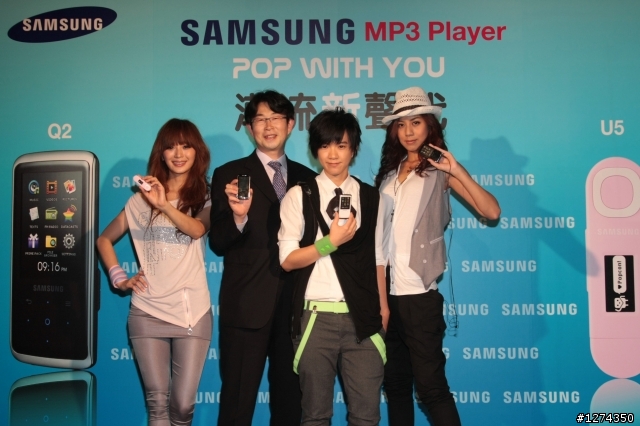 看到張芸京現場演唱～~~